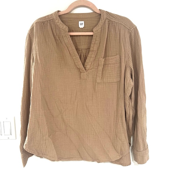 GAP Cotton Popover Shirt Long Sleeve V- Neck Blouse Women’s Sz L Khaki - Picture 2 of 7